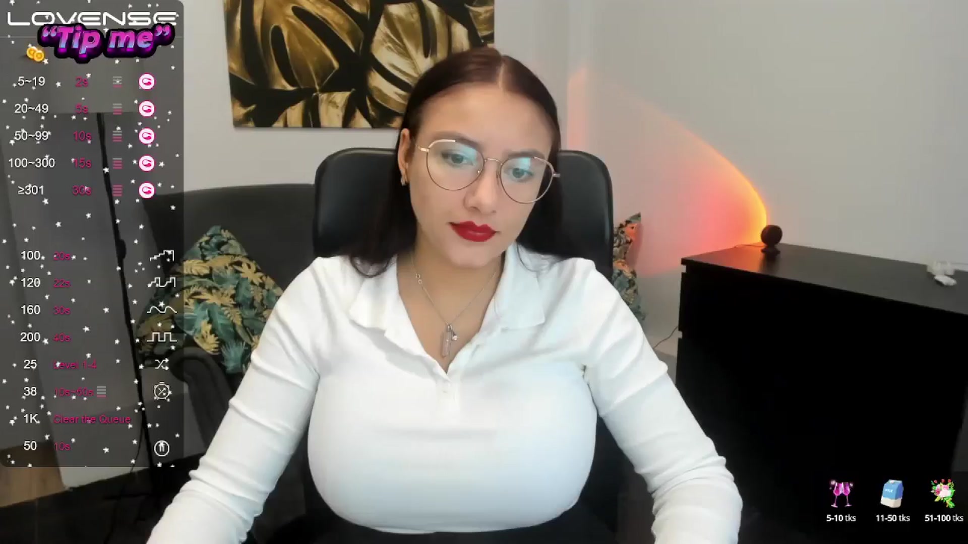 Gallery image thumbnail from SunfLowerr's myfreecams stream on, 10/13/2024, 16:15 image 3 of 20