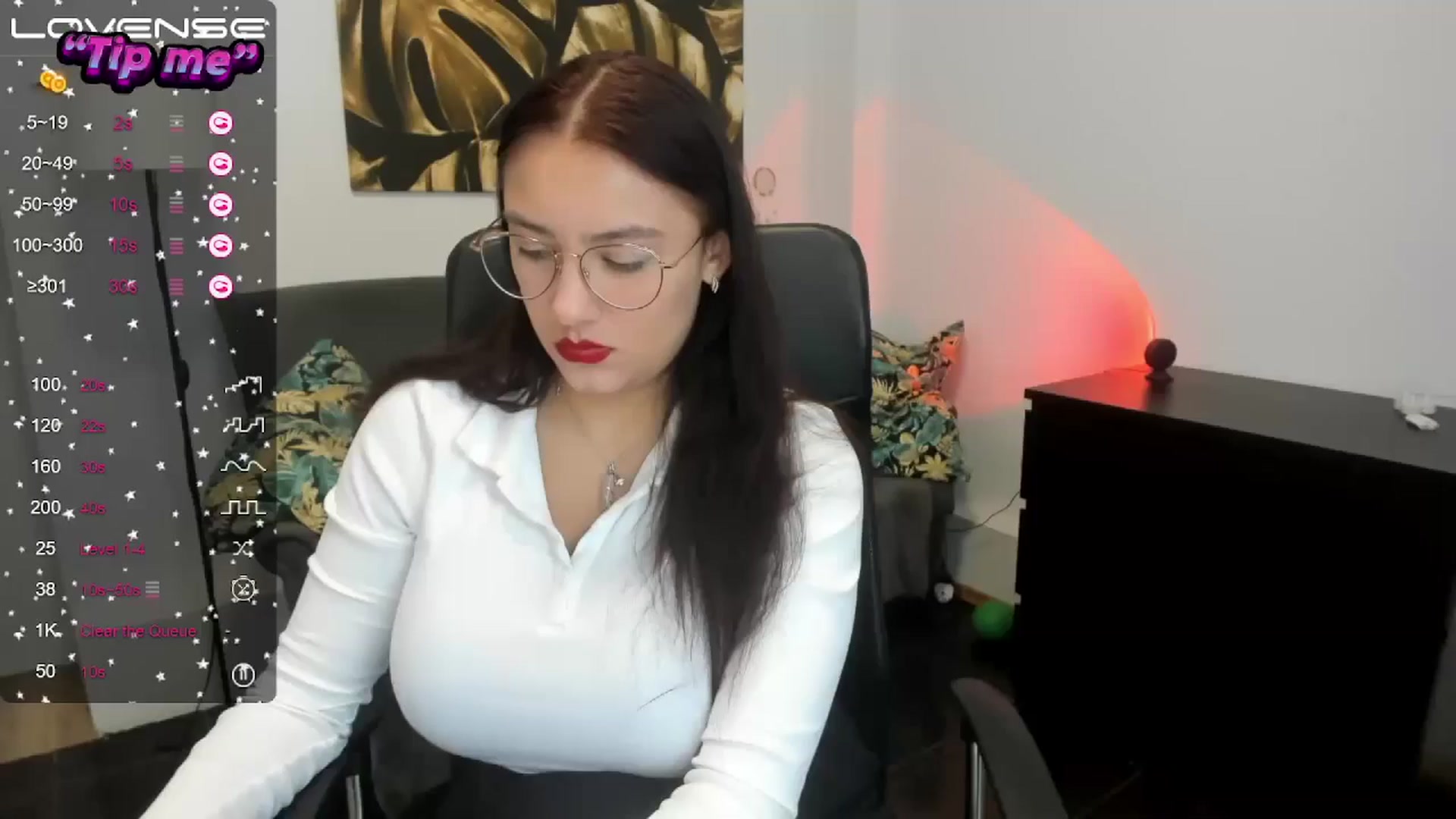 Gallery image thumbnail from SunfLowerr's myfreecams stream on, 10/13/2024, 16:15 image 12 of 20