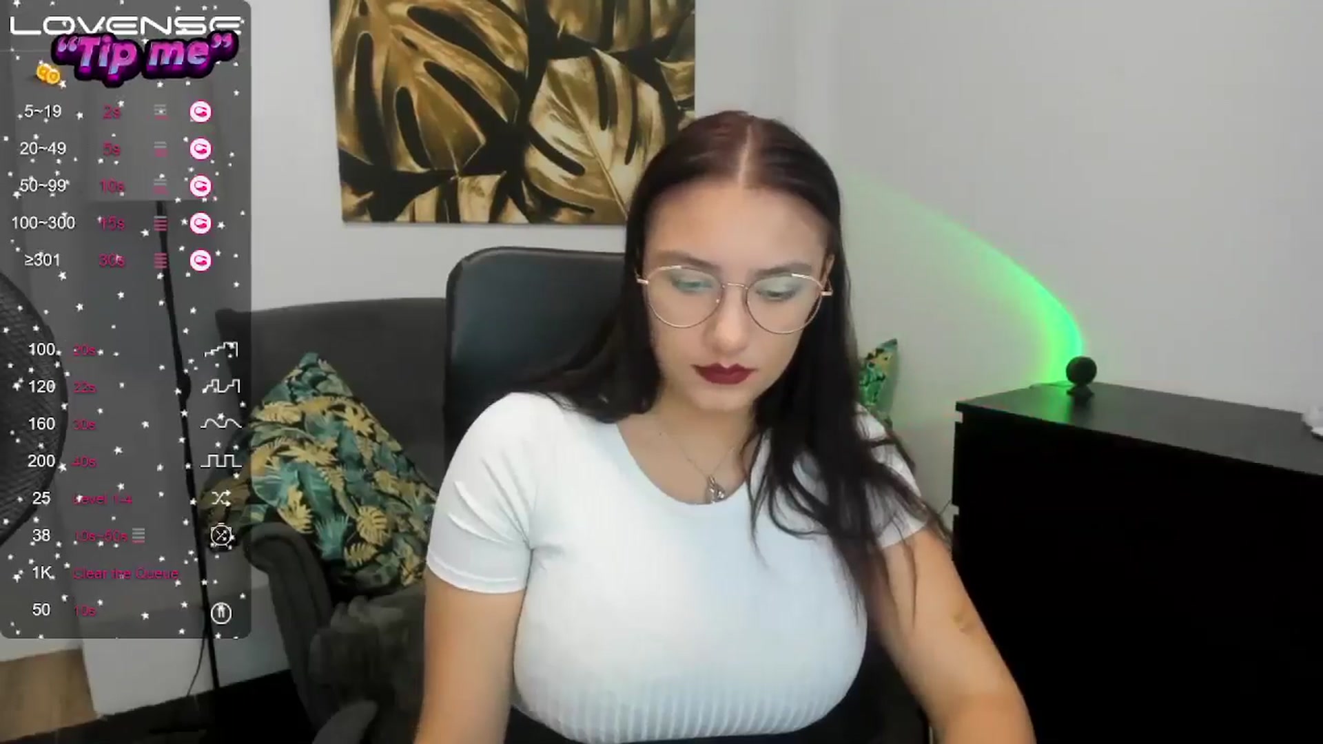 Gallery image thumbnail from SunfLowerr's myfreecams stream on, 10/13/2024, 17:47 image 17 of 20