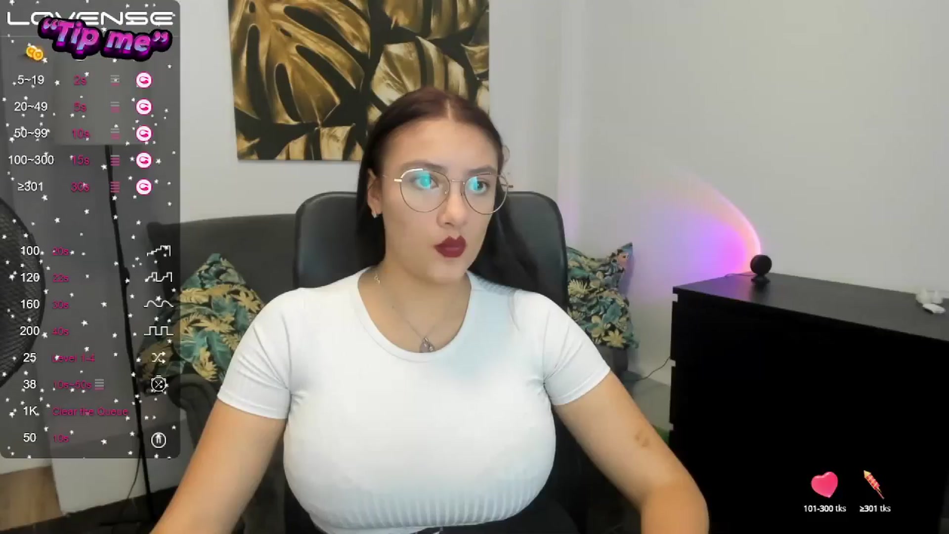 Gallery image thumbnail from SunfLowerr's myfreecams stream on, 10/13/2024, 17:47 image 1 of 20