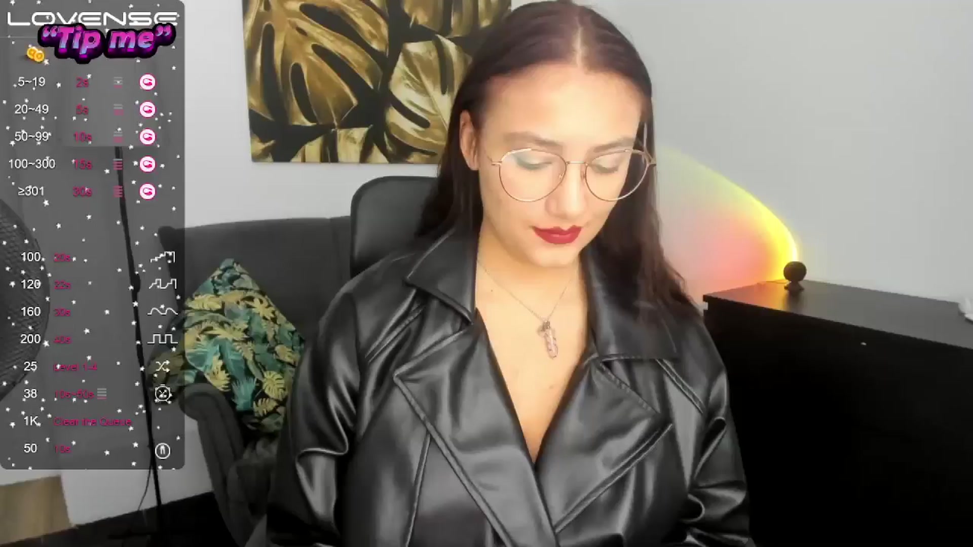 Gallery image thumbnail from SunfLowerr's myfreecams stream on, 10/13/2024, 18:46 image 15 of 20