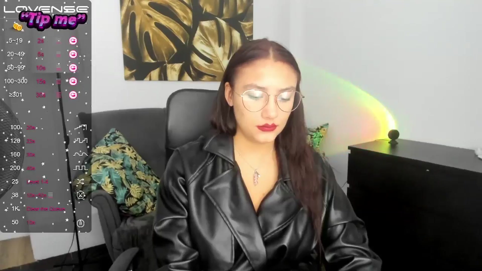 Gallery image thumbnail from SunfLowerr's myfreecams stream on, 10/13/2024, 18:46 image 10 of 20