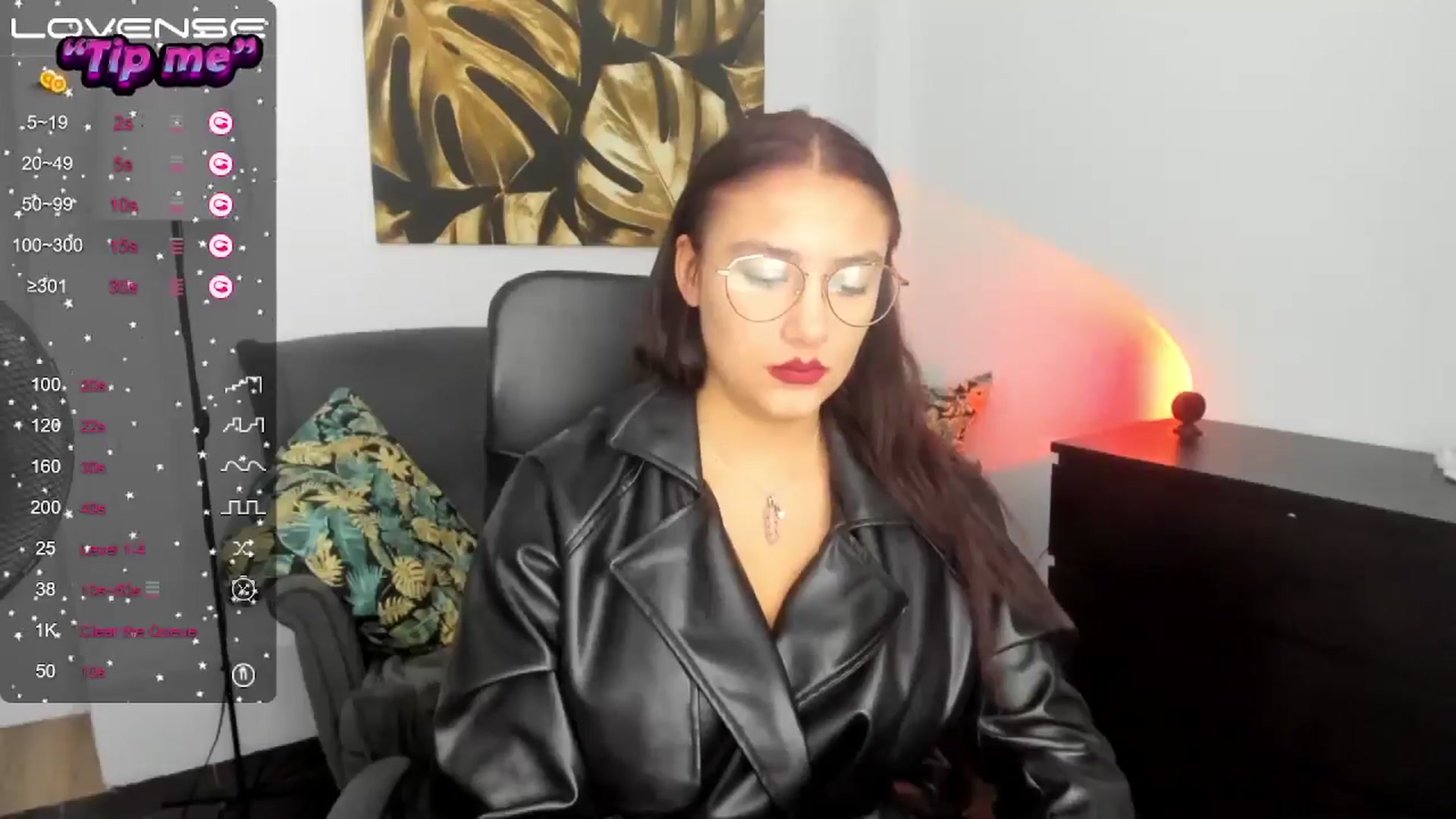 Gallery image thumbnail from SunfLowerr's myfreecams stream on, 10/13/2024, 18:46 image 8 of 20