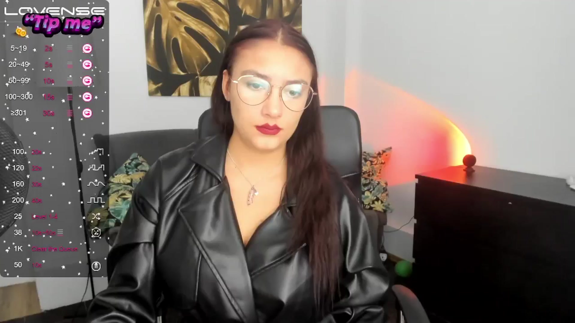 Gallery image thumbnail from SunfLowerr's myfreecams stream on, 10/13/2024, 18:46 image 5 of 20