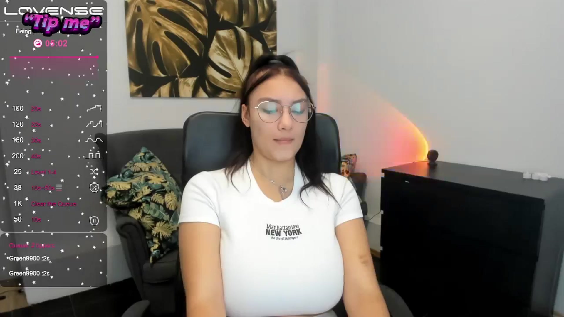 Gallery image thumbnail from SunfLowerr's myfreecams stream on, 10/14/2024, 12:38 image 12 of 20