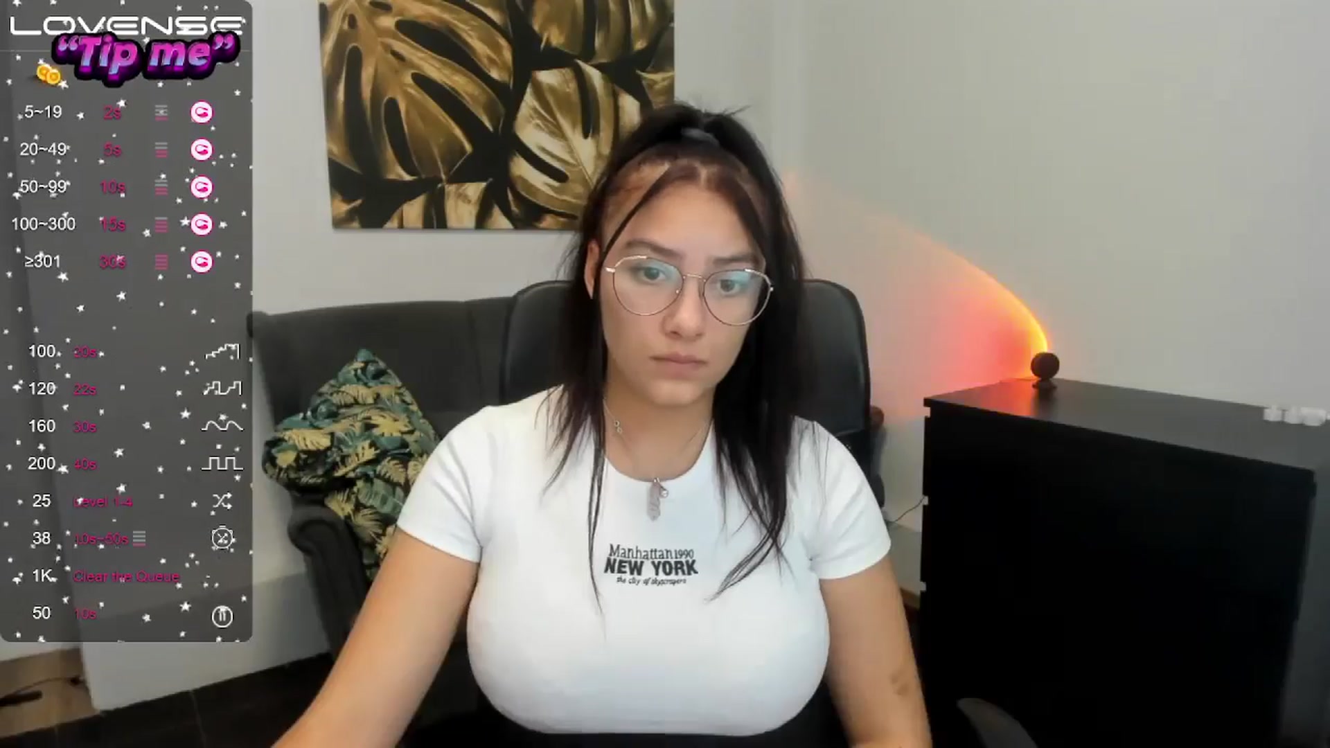 Gallery image thumbnail from SunfLowerr's myfreecams stream on, 10/14/2024, 15:51 image 10 of 20