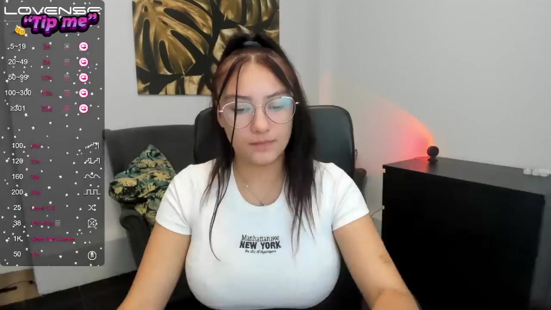 Gallery image thumbnail from SunfLowerr's myfreecams stream on, 10/14/2024, 15:51 image 19 of 20