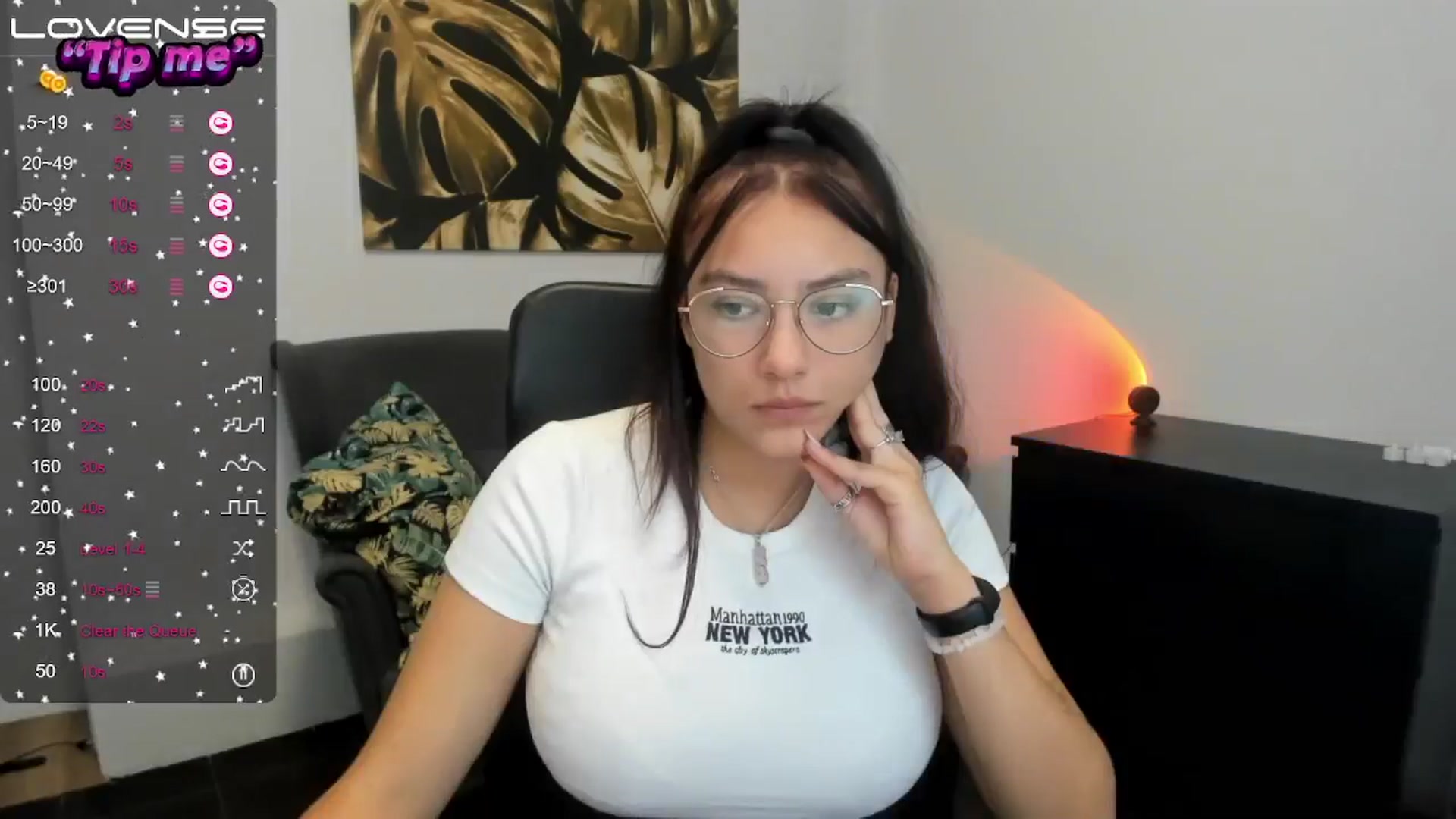 Gallery image thumbnail from SunfLowerr's myfreecams stream on, 10/14/2024, 15:51 image 7 of 20