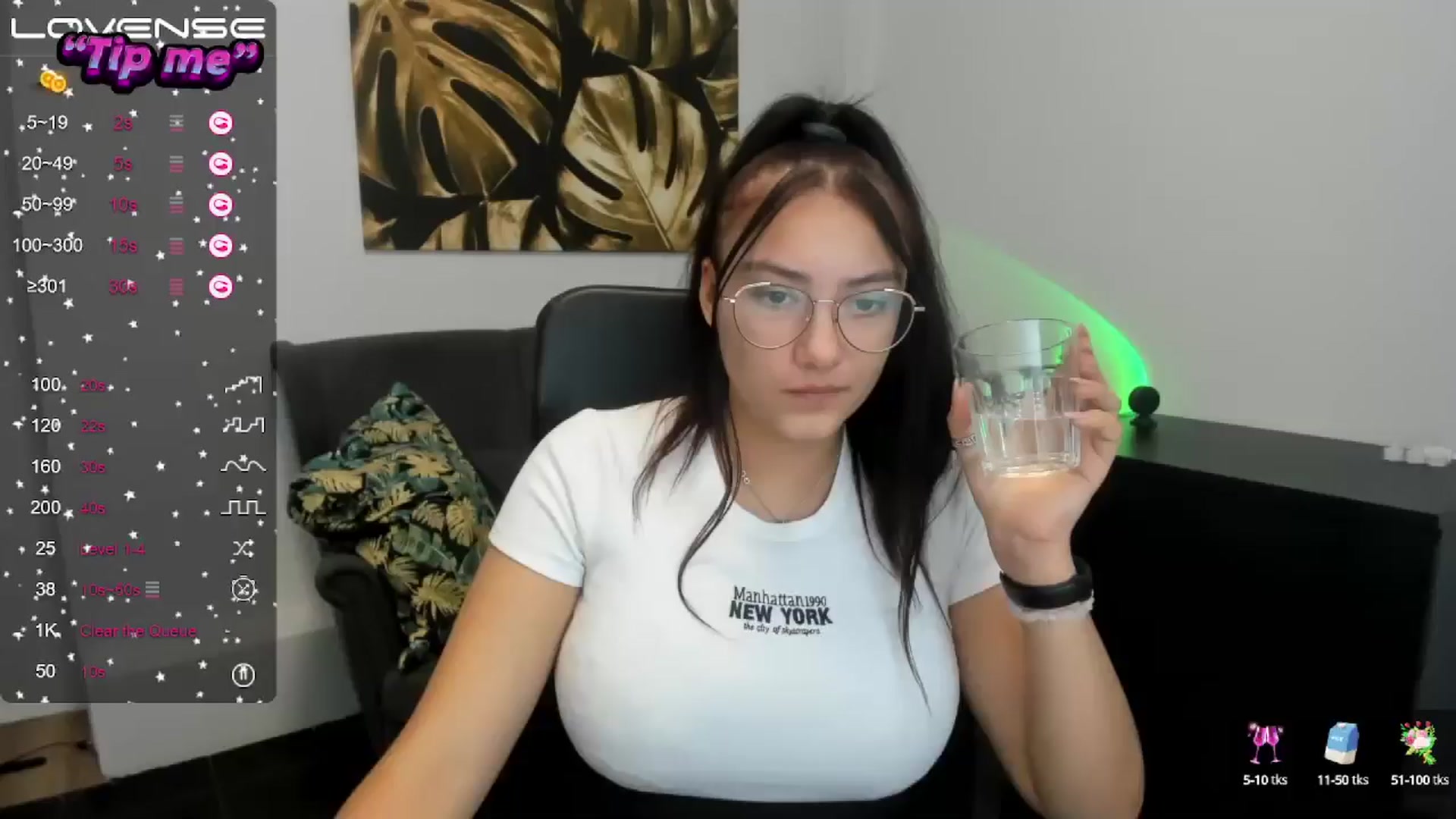 Gallery image thumbnail from SunfLowerr's myfreecams stream on, 10/14/2024, 15:51 image 18 of 20