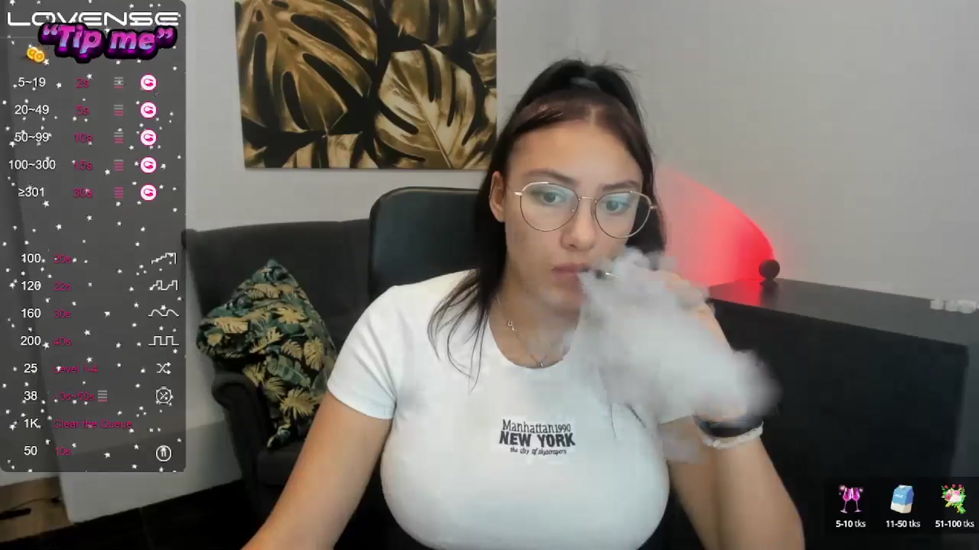 Gallery image thumbnail from SunfLowerr's myfreecams stream on, 10/14/2024, 16:48 image 10 of 20