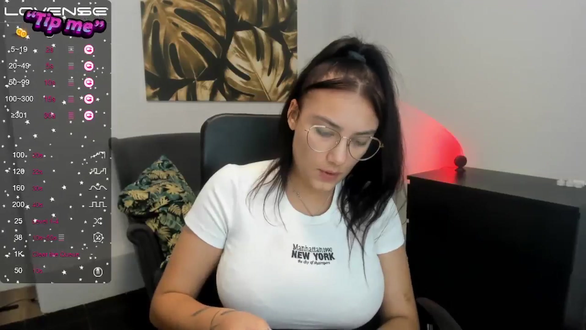 Gallery image thumbnail from SunfLowerr's myfreecams stream on, 10/14/2024, 16:48 image 19 of 20