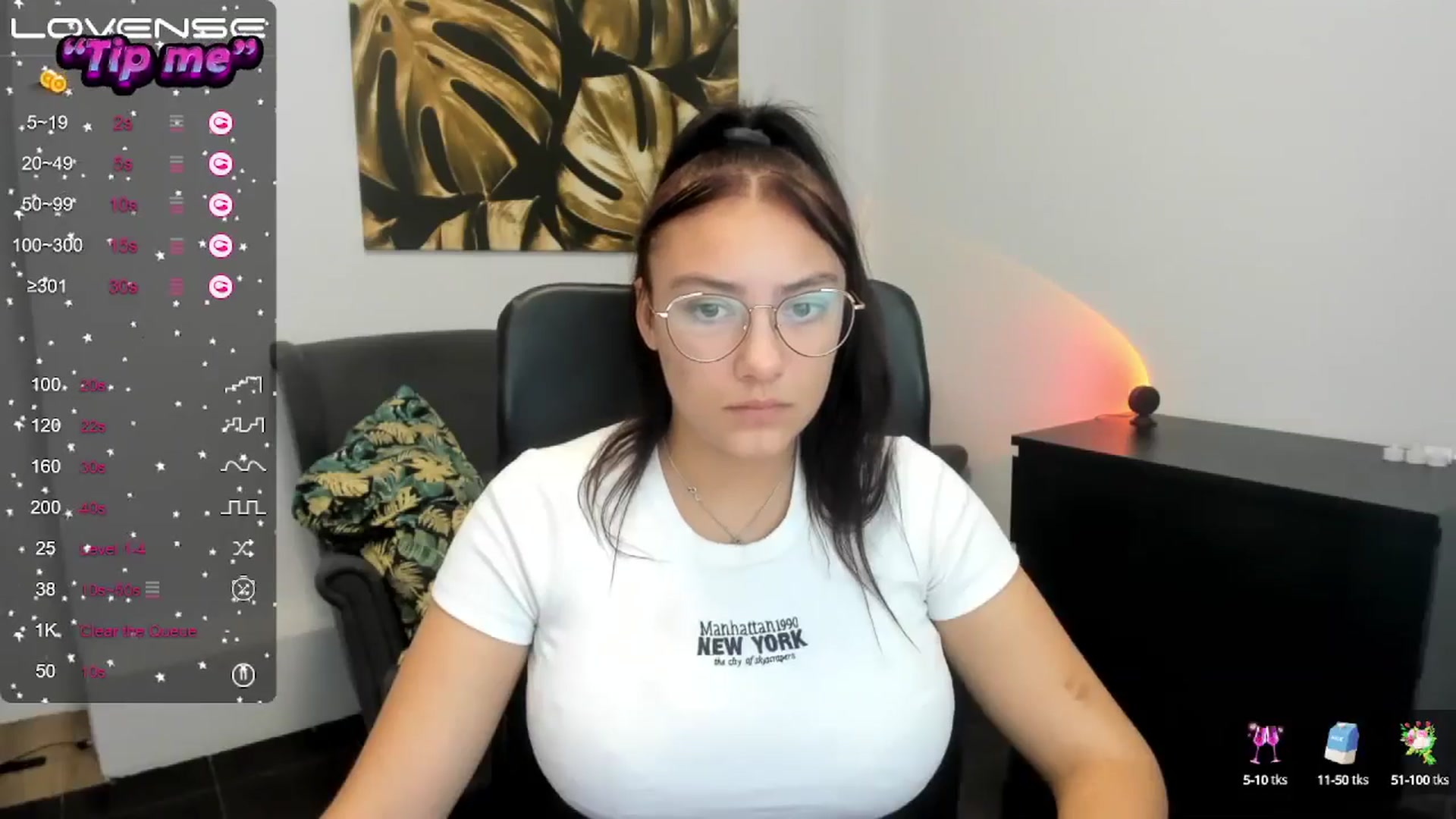 Gallery image thumbnail from SunfLowerr's myfreecams stream on, 10/14/2024, 16:48 image 4 of 20