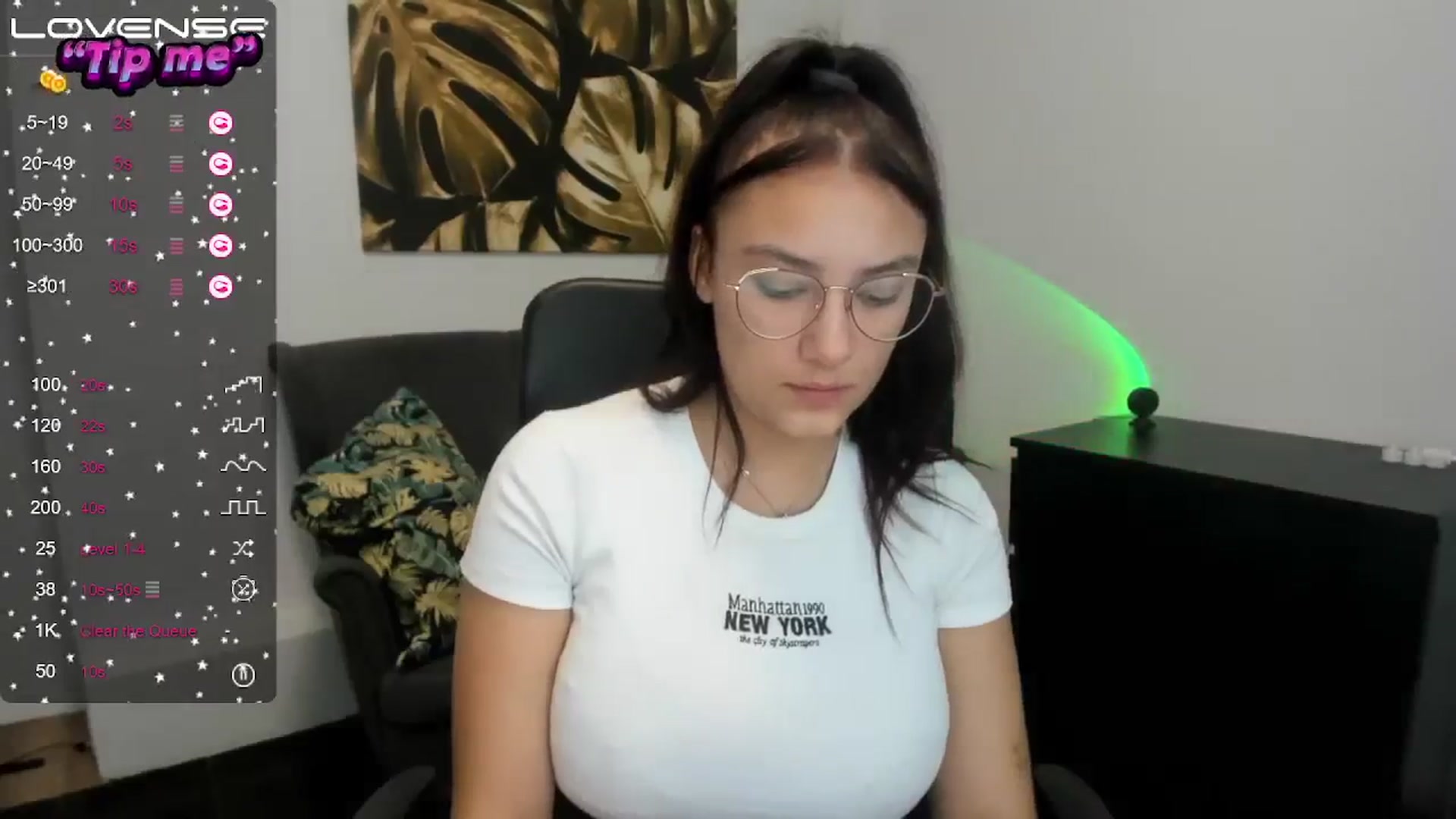 Gallery image thumbnail from SunfLowerr's myfreecams stream on, 10/14/2024, 18:58 image 12 of 20