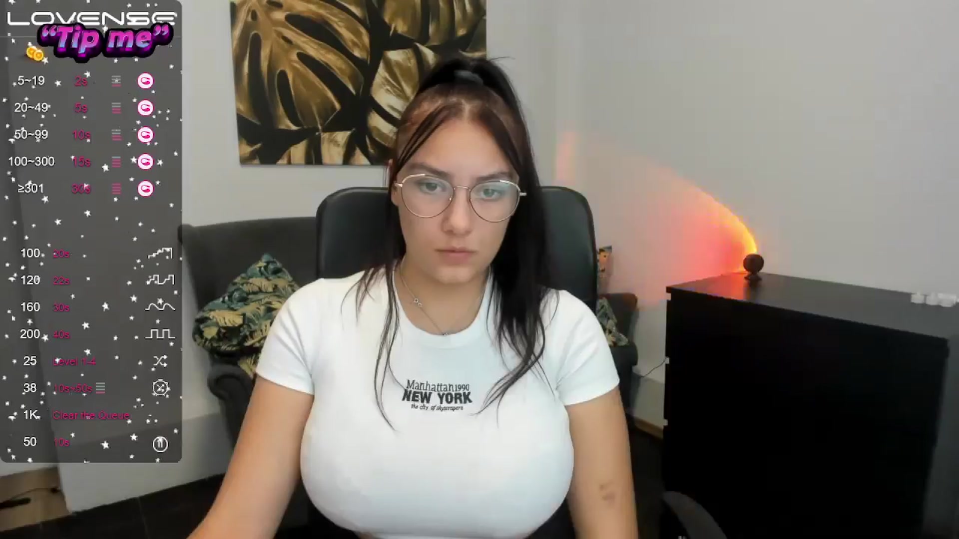 Gallery image thumbnail from SunfLowerr's myfreecams stream on, 10/14/2024, 18:58 image 5 of 20
