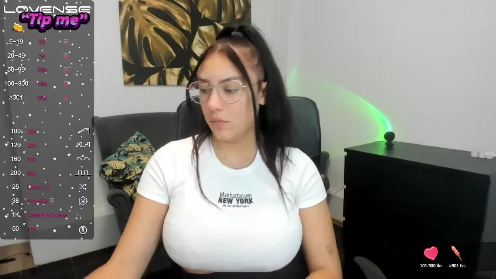 Gallery image thumbnail from SunfLowerr's myfreecams stream on, 10/14/2024, 18:58 image 19 of 20