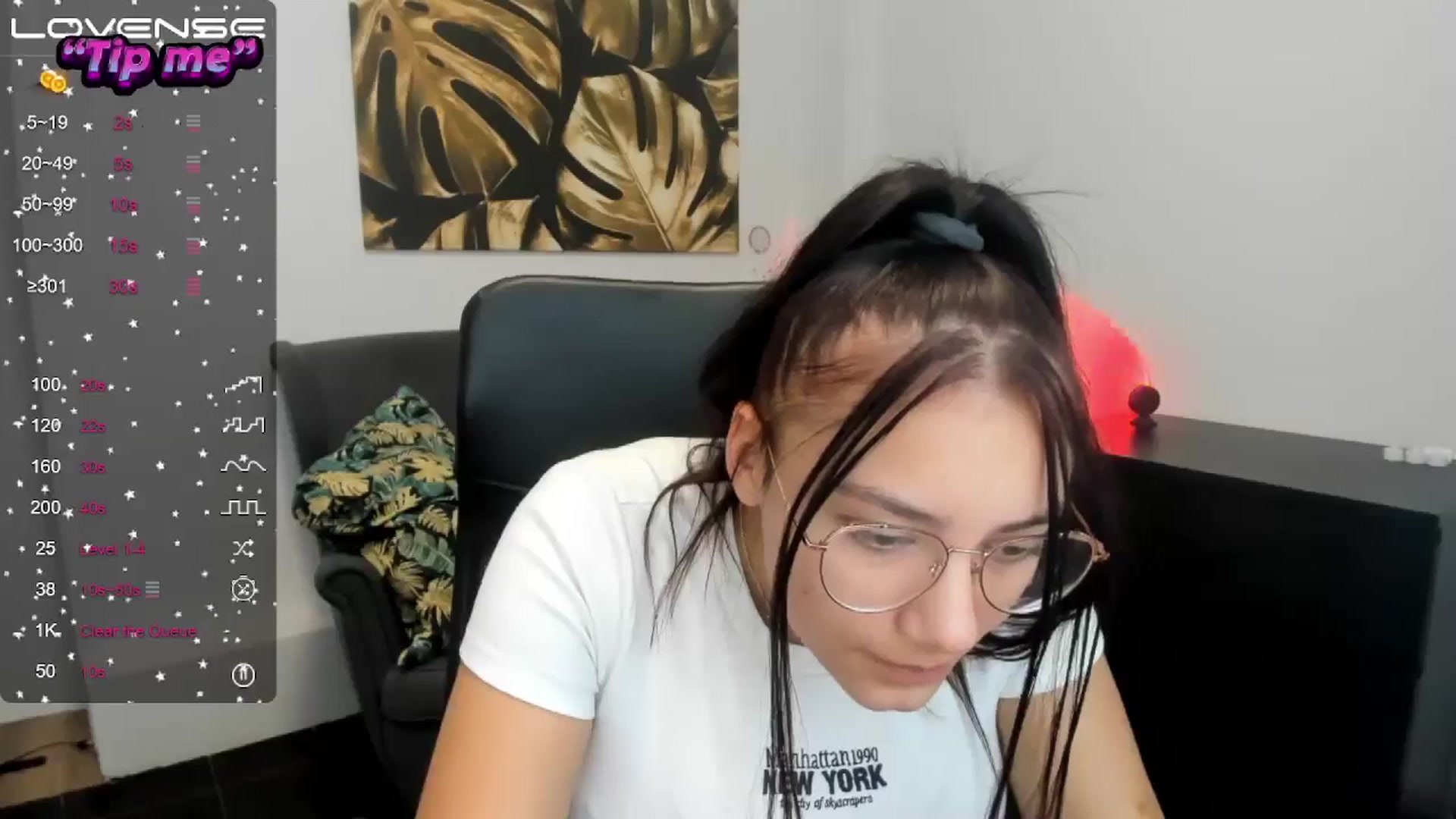 Gallery image thumbnail from SunfLowerr's myfreecams stream on, 10/14/2024, 18:58 image 3 of 20