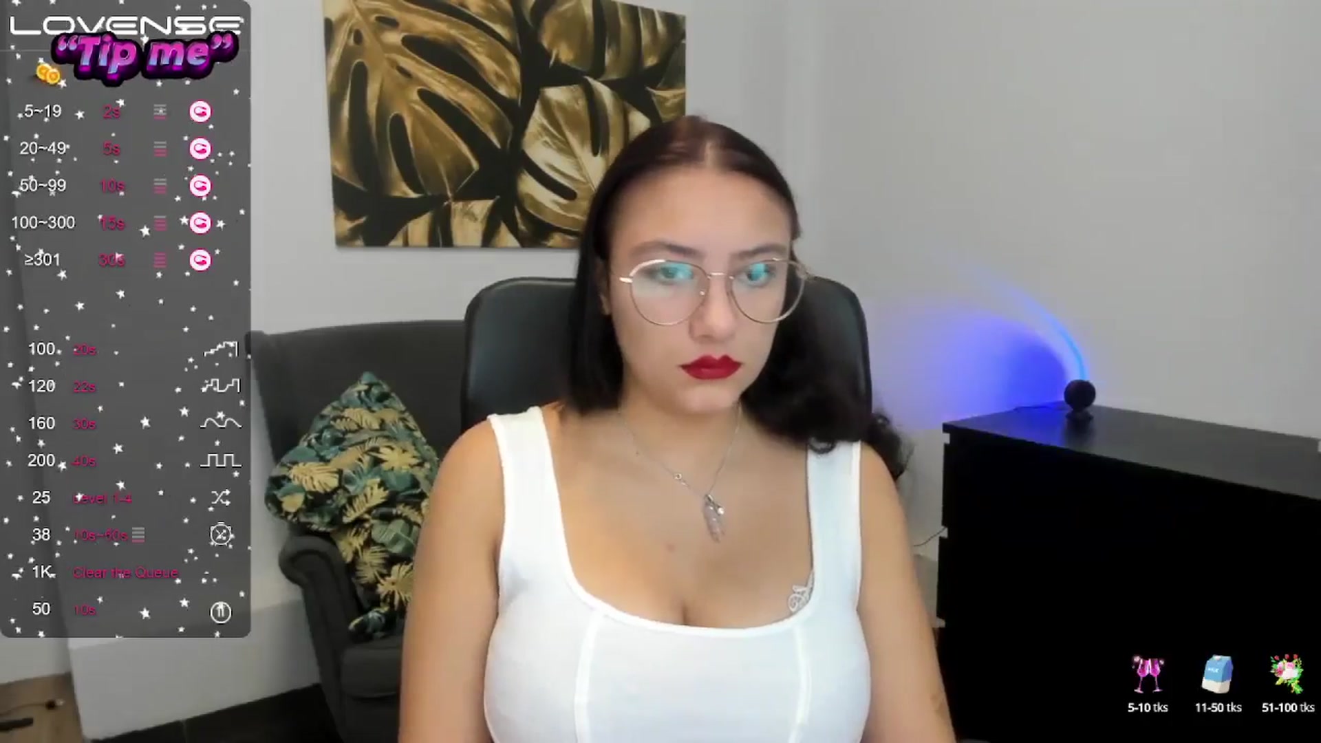 Gallery image thumbnail from SunfLowerr's myfreecams stream on, 10/17/2024, 13:18 image 5 of 20