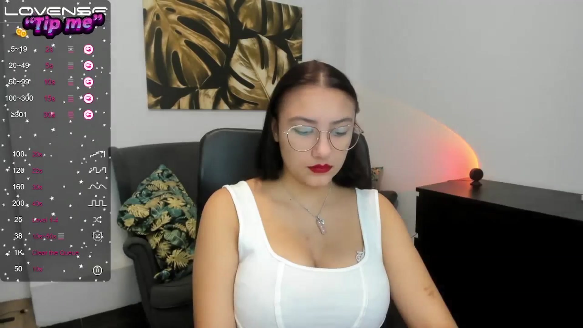 Gallery image thumbnail from SunfLowerr's myfreecams stream on, 10/17/2024, 13:18 image 2 of 20