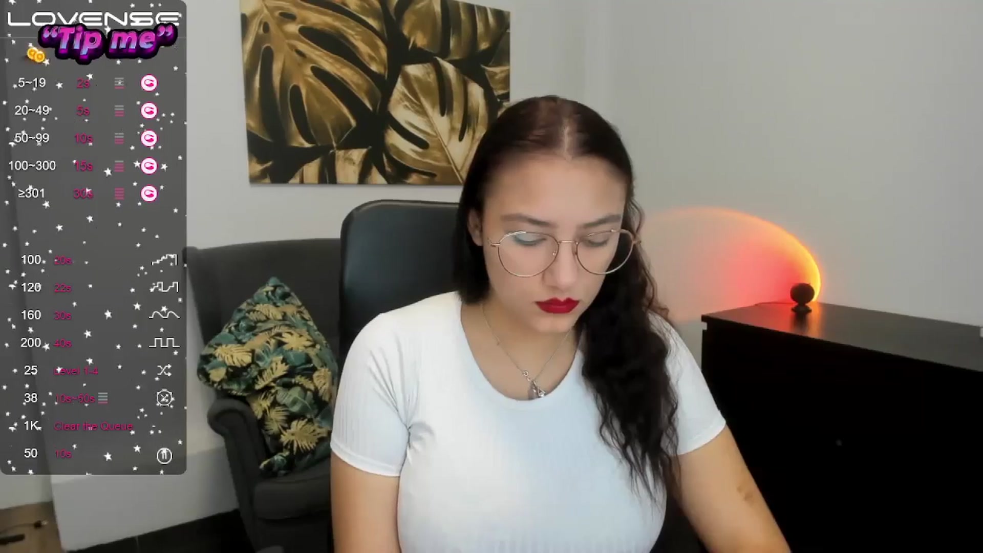 Gallery image thumbnail from SunfLowerr's myfreecams stream on, 10/17/2024, 13:18 image 16 of 20