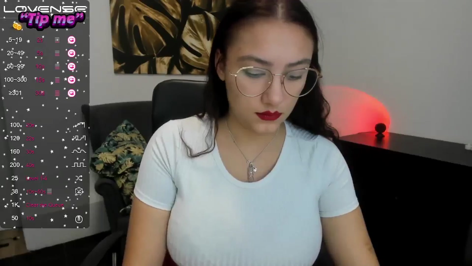 Gallery image thumbnail from SunfLowerr's myfreecams stream on, 10/17/2024, 14:26 image 11 of 20