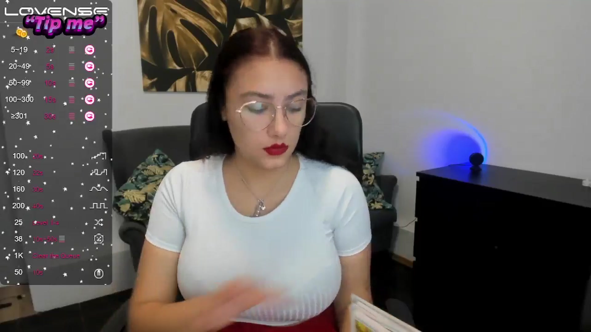 Gallery image thumbnail from SunfLowerr's myfreecams stream on, 10/17/2024, 14:26 image 10 of 20
