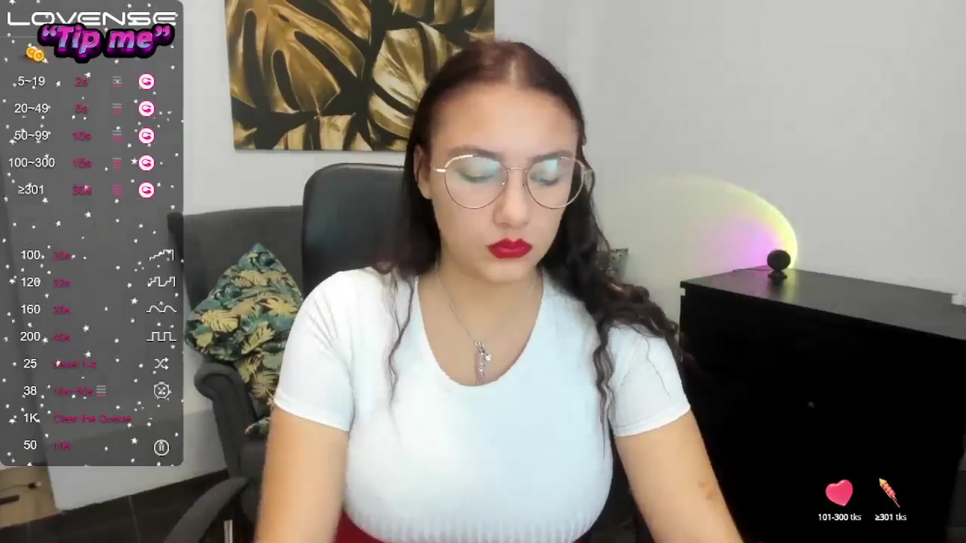 Gallery image thumbnail from SunfLowerr's myfreecams stream on, 10/17/2024, 14:26 image 16 of 20