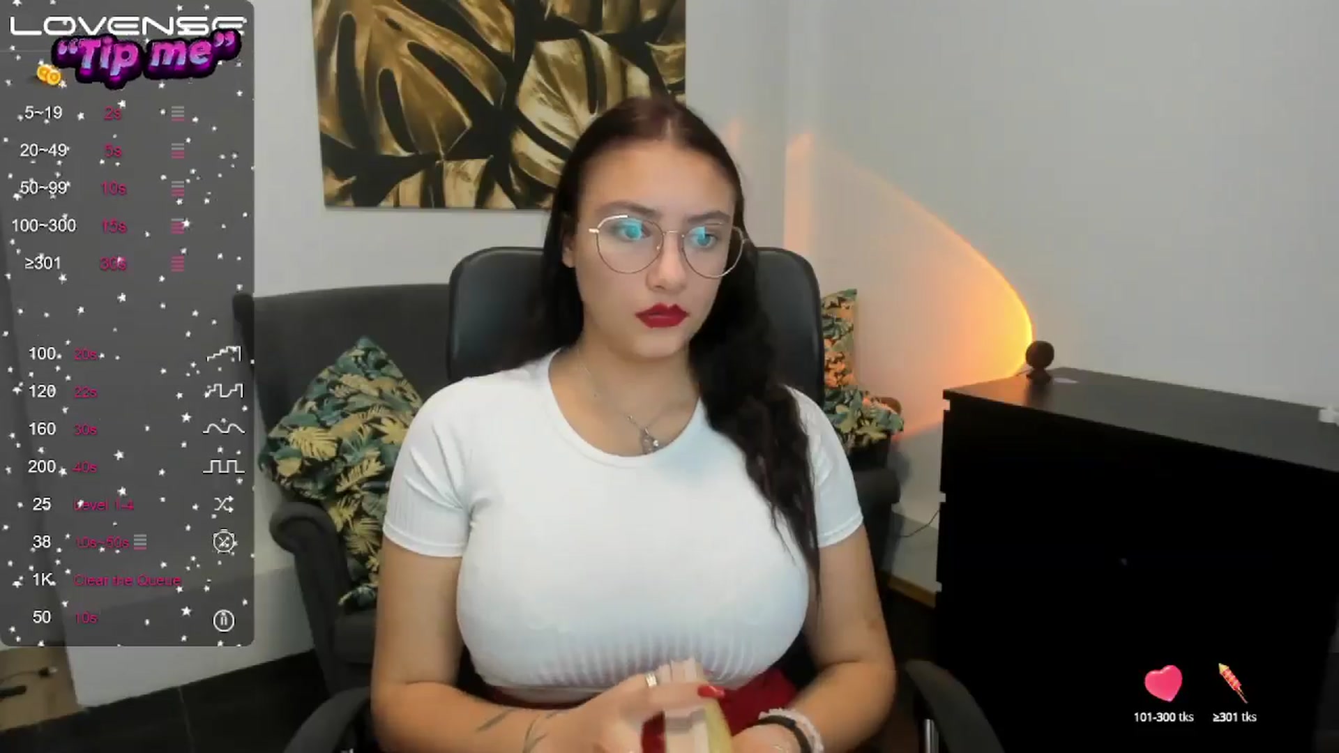 Gallery image thumbnail from SunfLowerr's myfreecams stream on, 10/17/2024, 15:51 image 3 of 20