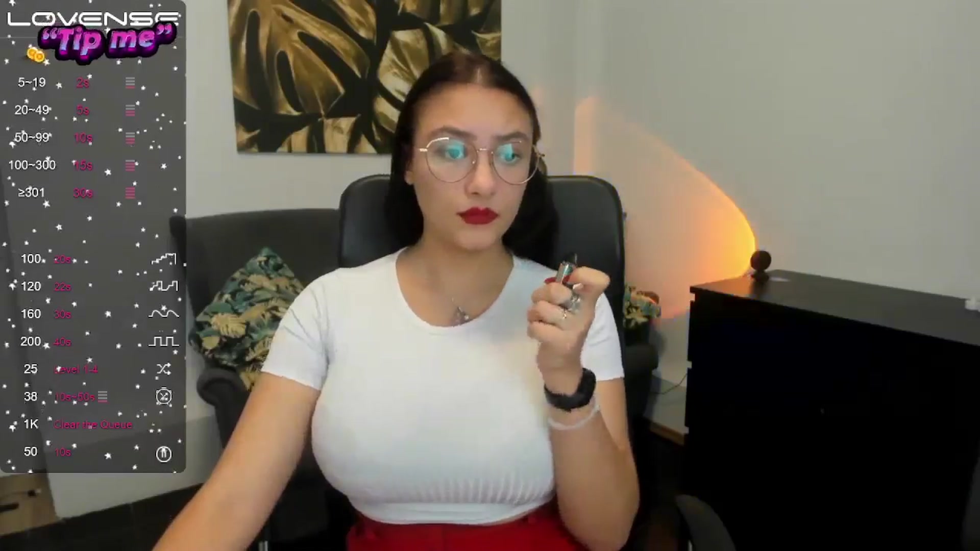 Gallery image thumbnail from SunfLowerr's myfreecams stream on, 10/17/2024, 15:51 image 7 of 20