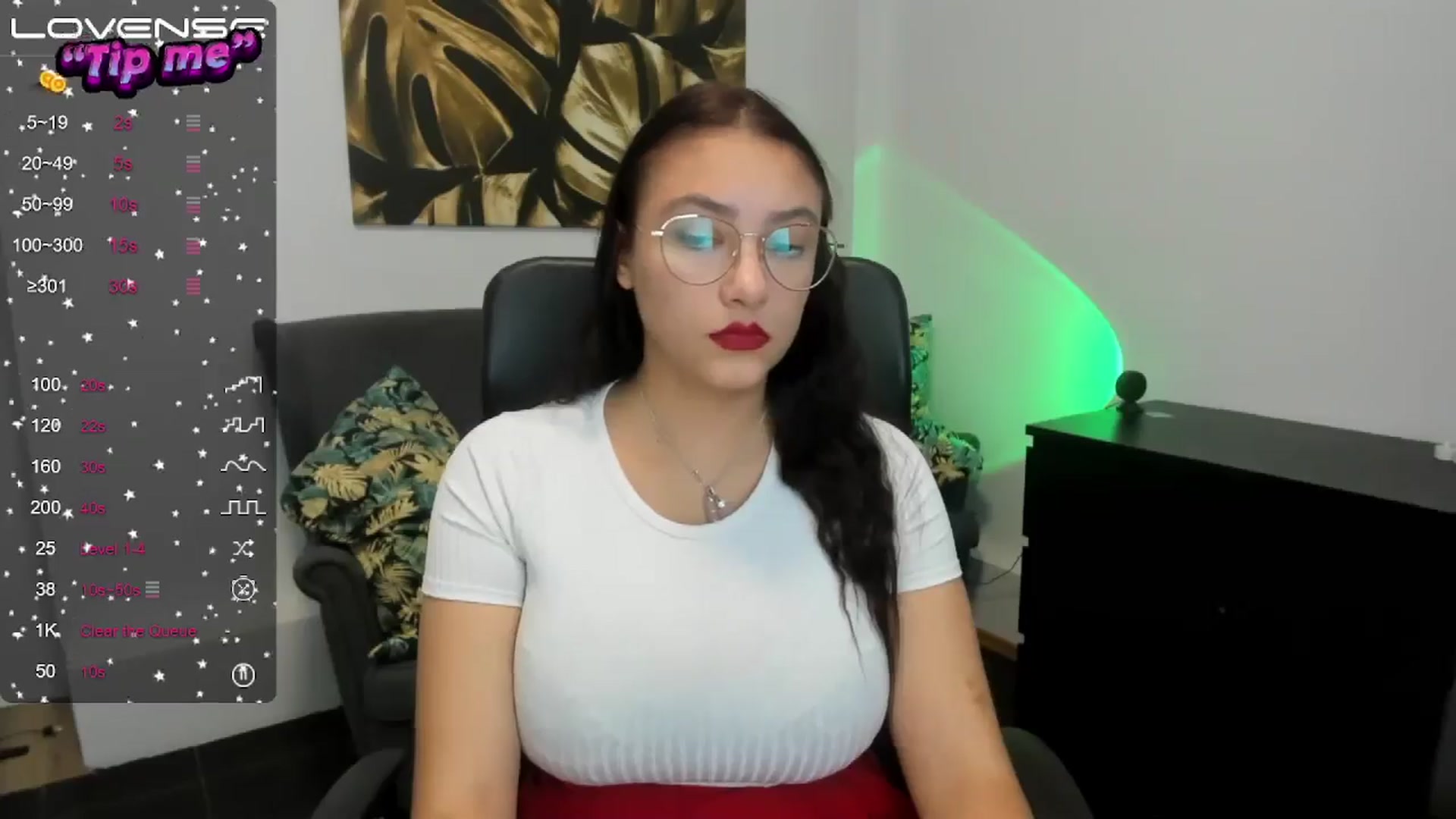 Gallery image thumbnail from SunfLowerr's myfreecams stream on, 10/17/2024, 15:51 image 5 of 20