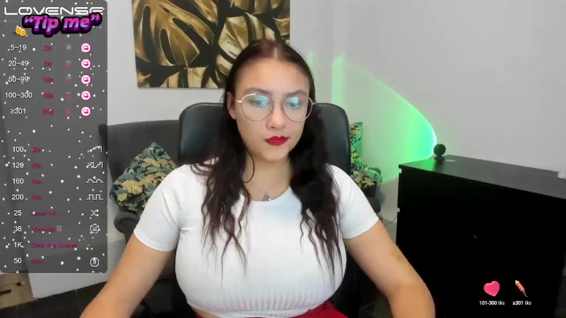Gallery image thumbnail from SunfLowerr's myfreecams stream on, 10/17/2024, 16:39 image 13 of 20