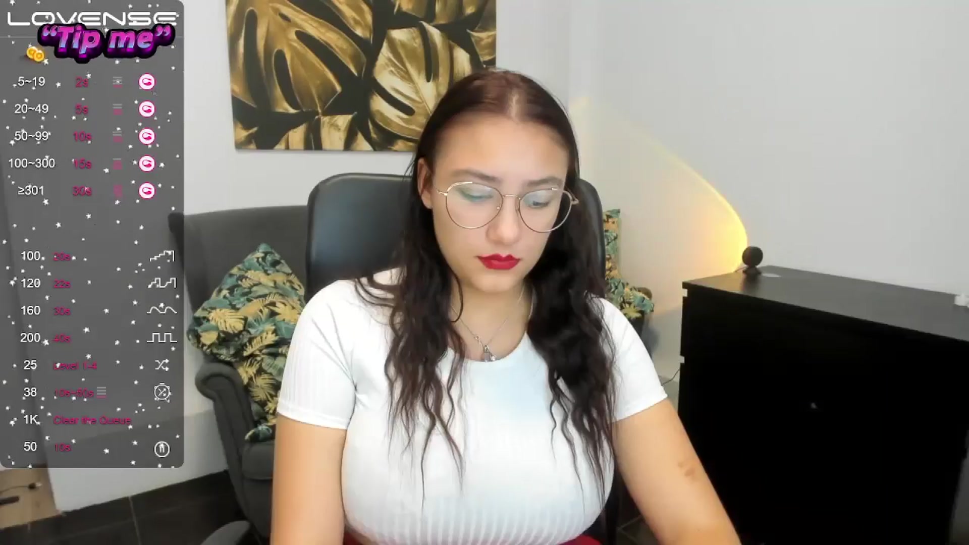 Gallery image thumbnail from SunfLowerr's myfreecams stream on, 10/17/2024, 16:39 image 14 of 20