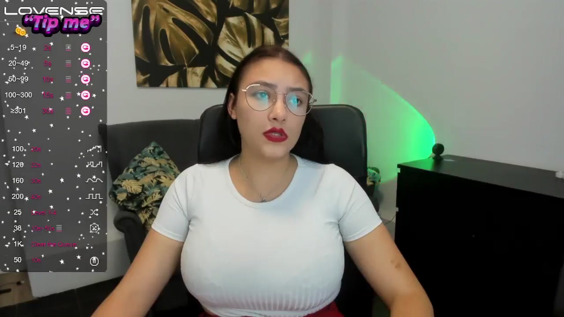 Gallery image thumbnail from SunfLowerr's myfreecams stream on, 10/17/2024, 16:39 image 19 of 20