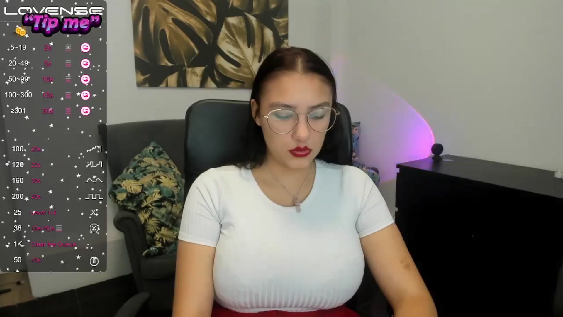 Gallery image thumbnail from SunfLowerr's myfreecams stream on, 10/17/2024, 17:16 image 16 of 20