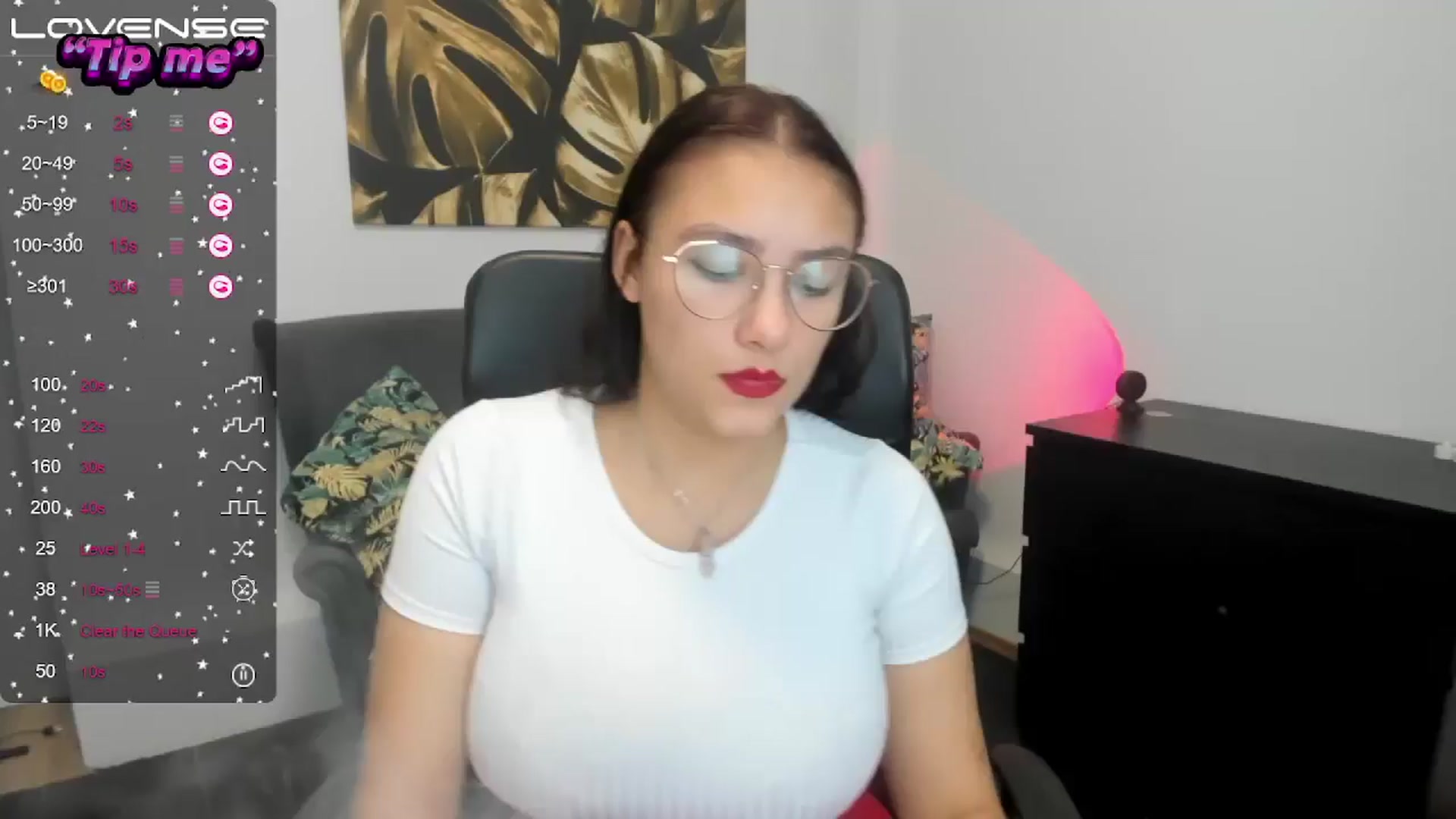 Gallery image thumbnail from SunfLowerr's myfreecams stream on, 10/17/2024, 17:16 image 13 of 20