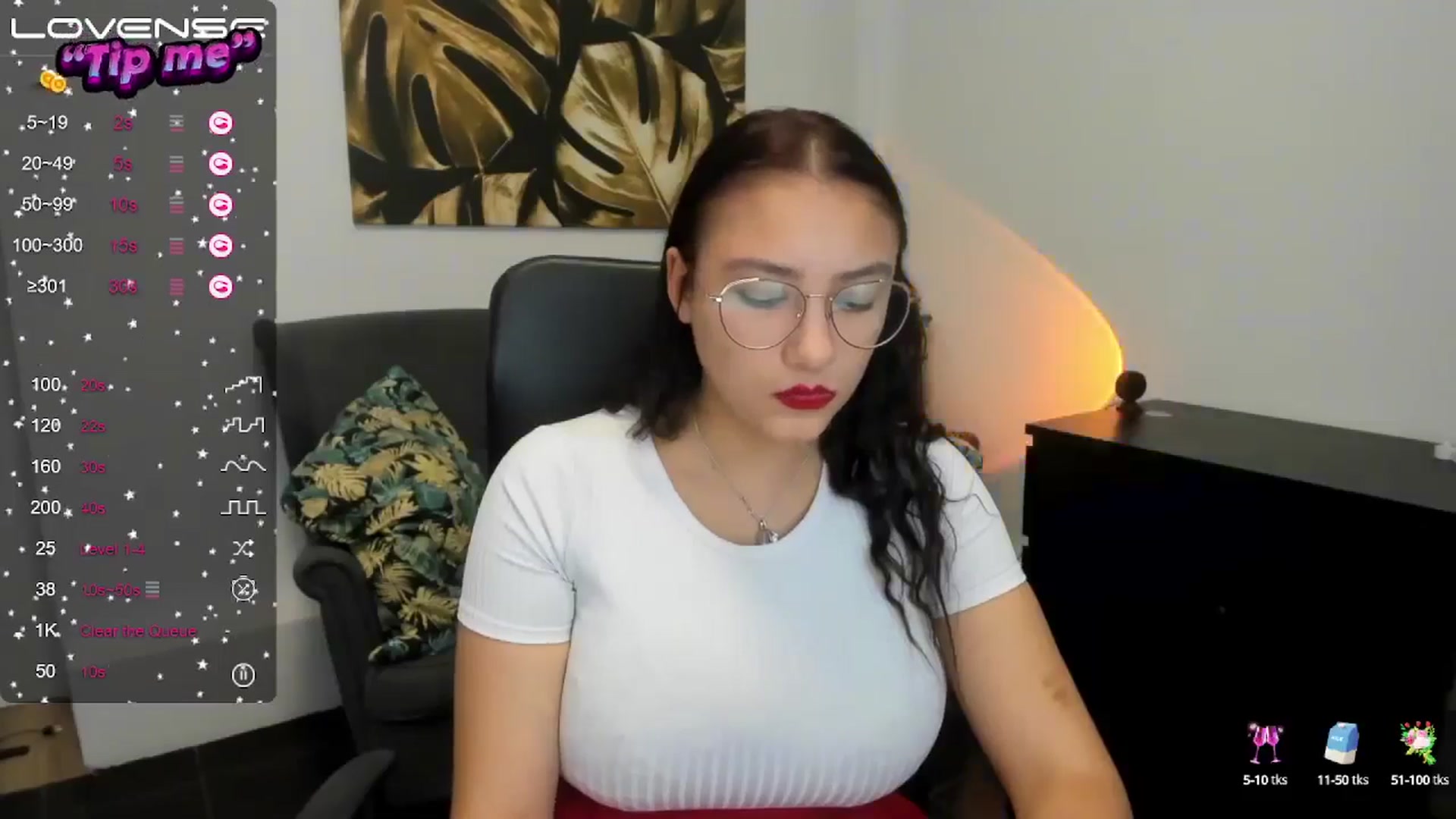 Gallery image thumbnail from SunfLowerr's myfreecams stream on, 10/17/2024, 17:16 image 5 of 20