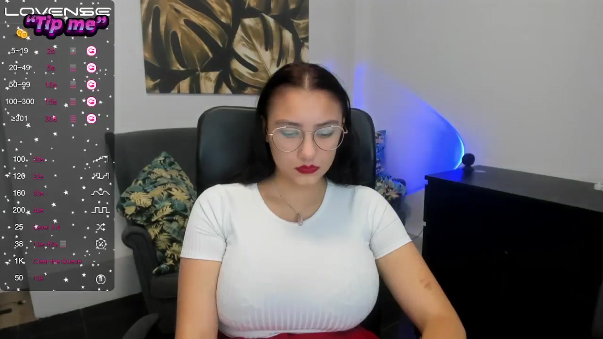 Gallery image thumbnail from SunfLowerr's myfreecams stream on, 10/17/2024, 17:16 image 17 of 20