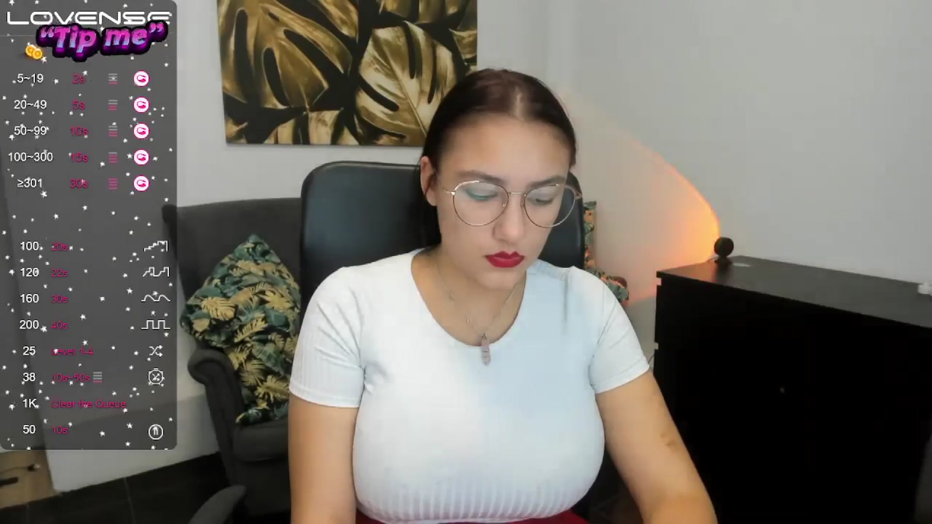 Gallery image thumbnail from SunfLowerr's myfreecams stream on, 10/17/2024, 17:16 image 9 of 20