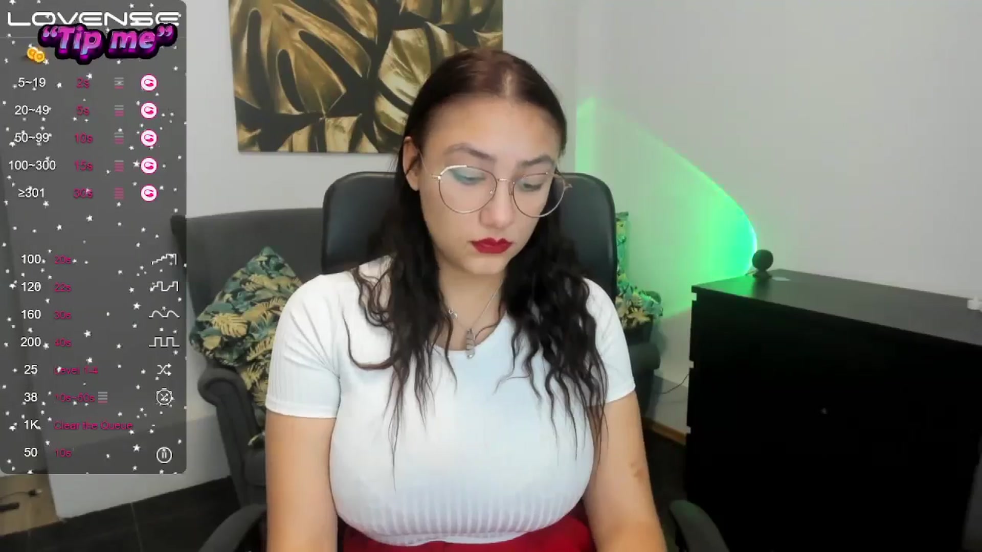 Gallery image thumbnail from SunfLowerr's myfreecams stream on, 10/17/2024, 17:16 image 19 of 20