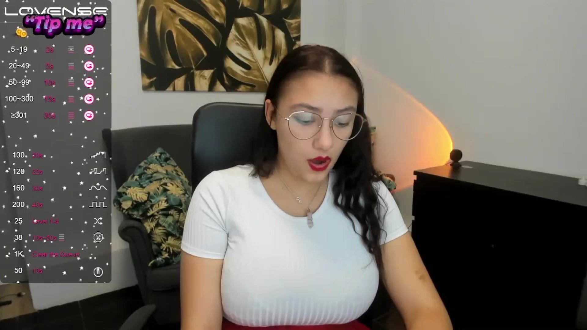 Gallery image thumbnail from SunfLowerr's myfreecams stream on, 10/17/2024, 17:16 image 7 of 20