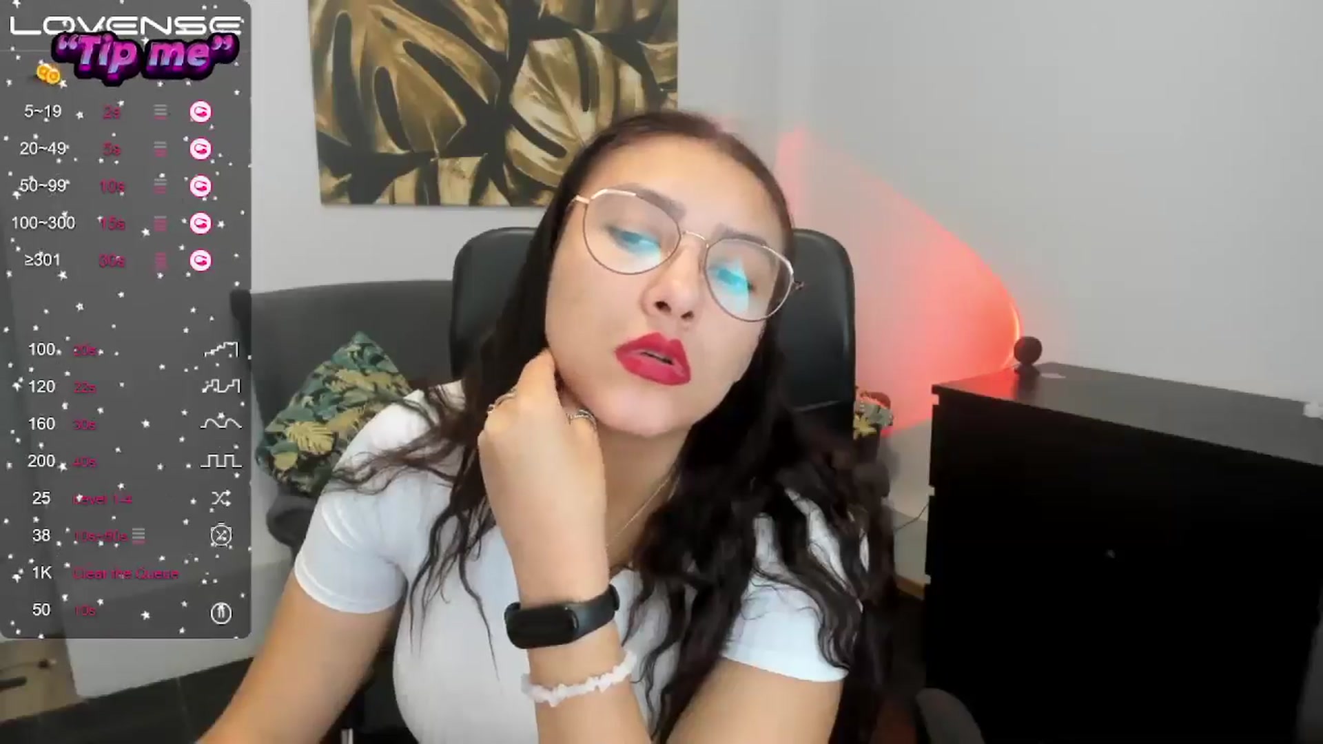 Gallery image thumbnail from SunfLowerr's myfreecams stream on, 10/17/2024, 17:16 image 18 of 20