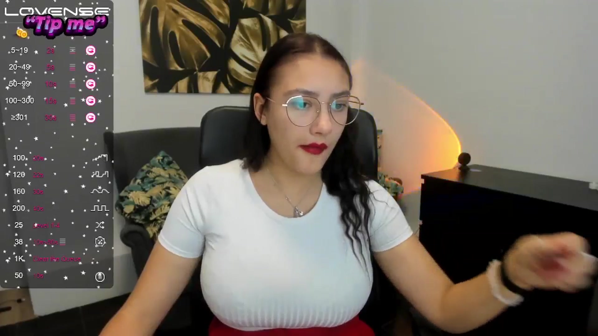 Gallery image thumbnail from SunfLowerr's myfreecams stream on, 10/17/2024, 17:16 image 3 of 20