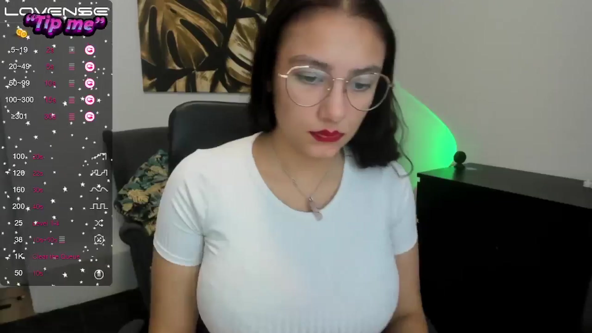 Gallery image thumbnail from SunfLowerr's myfreecams stream on, 10/17/2024, 18:45 image 2 of 20