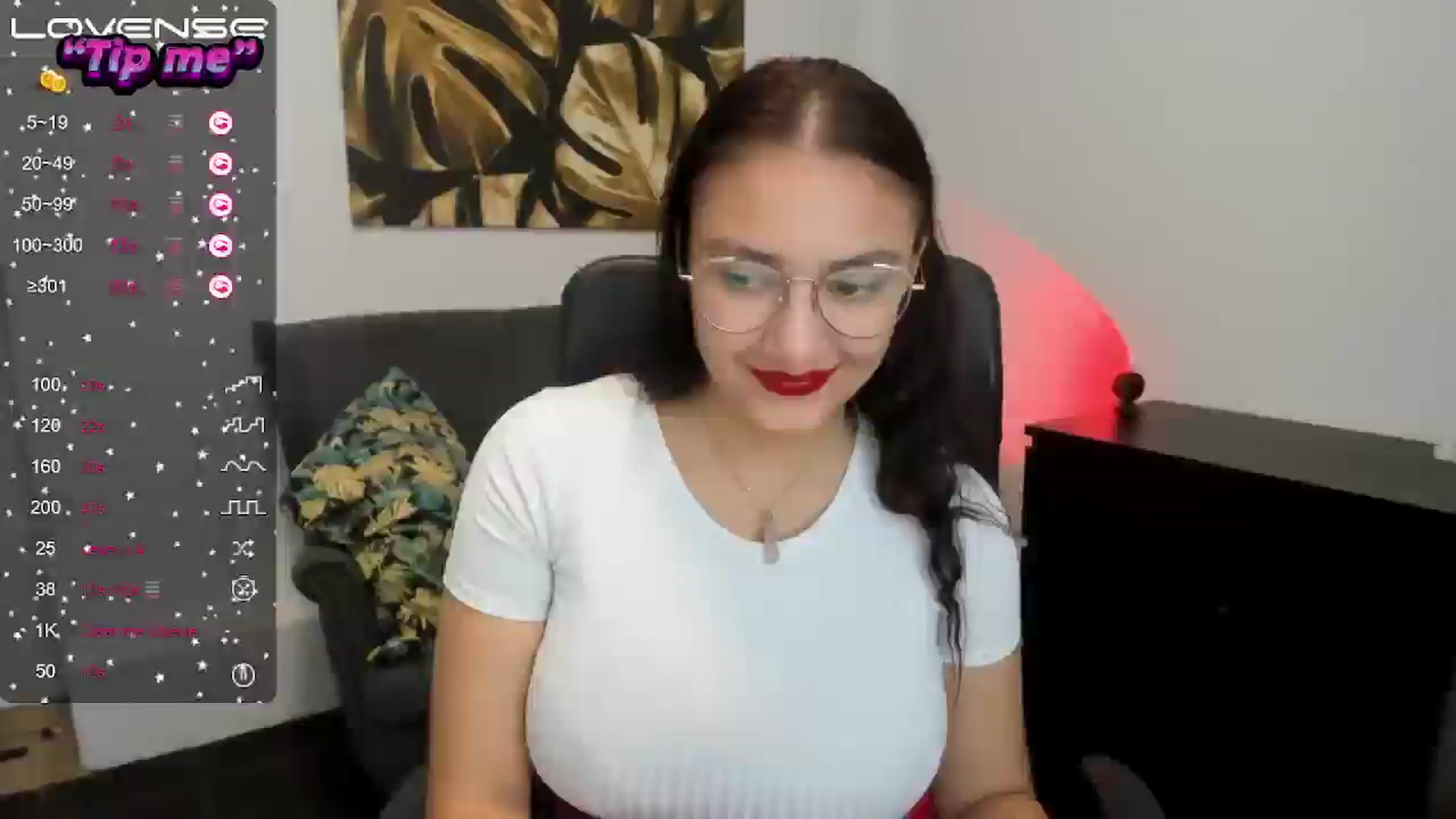 Gallery image thumbnail from SunfLowerr's myfreecams stream on, 10/17/2024, 19:56 image 6 of 20