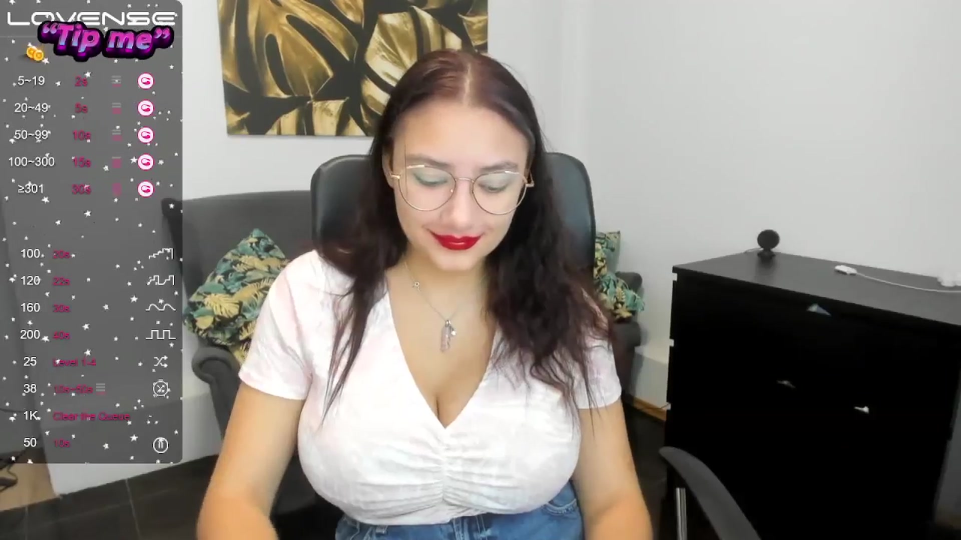 Gallery image thumbnail from SunfLowerr's myfreecams stream on, 10/18/2024, 14:03 image 7 of 20