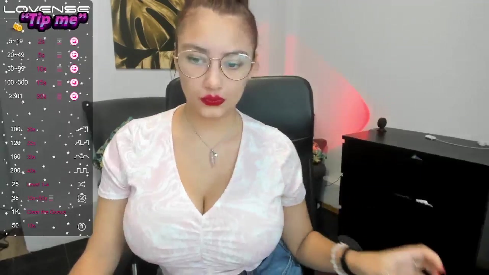 Gallery image thumbnail from SunfLowerr's myfreecams stream on, 10/18/2024, 14:03 image 17 of 20