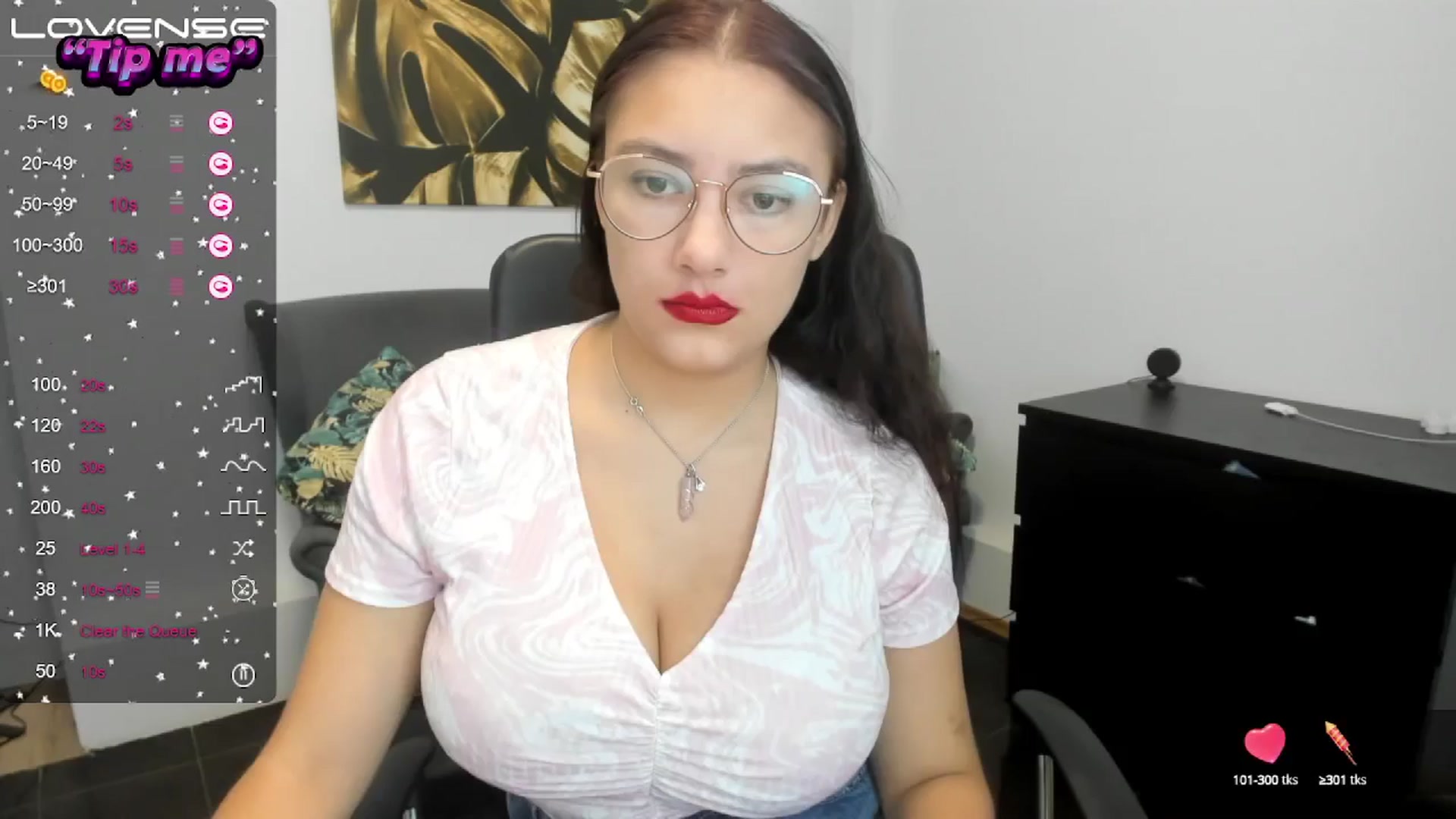 Gallery image thumbnail from SunfLowerr's myfreecams stream on, 10/18/2024, 14:03 image 8 of 20