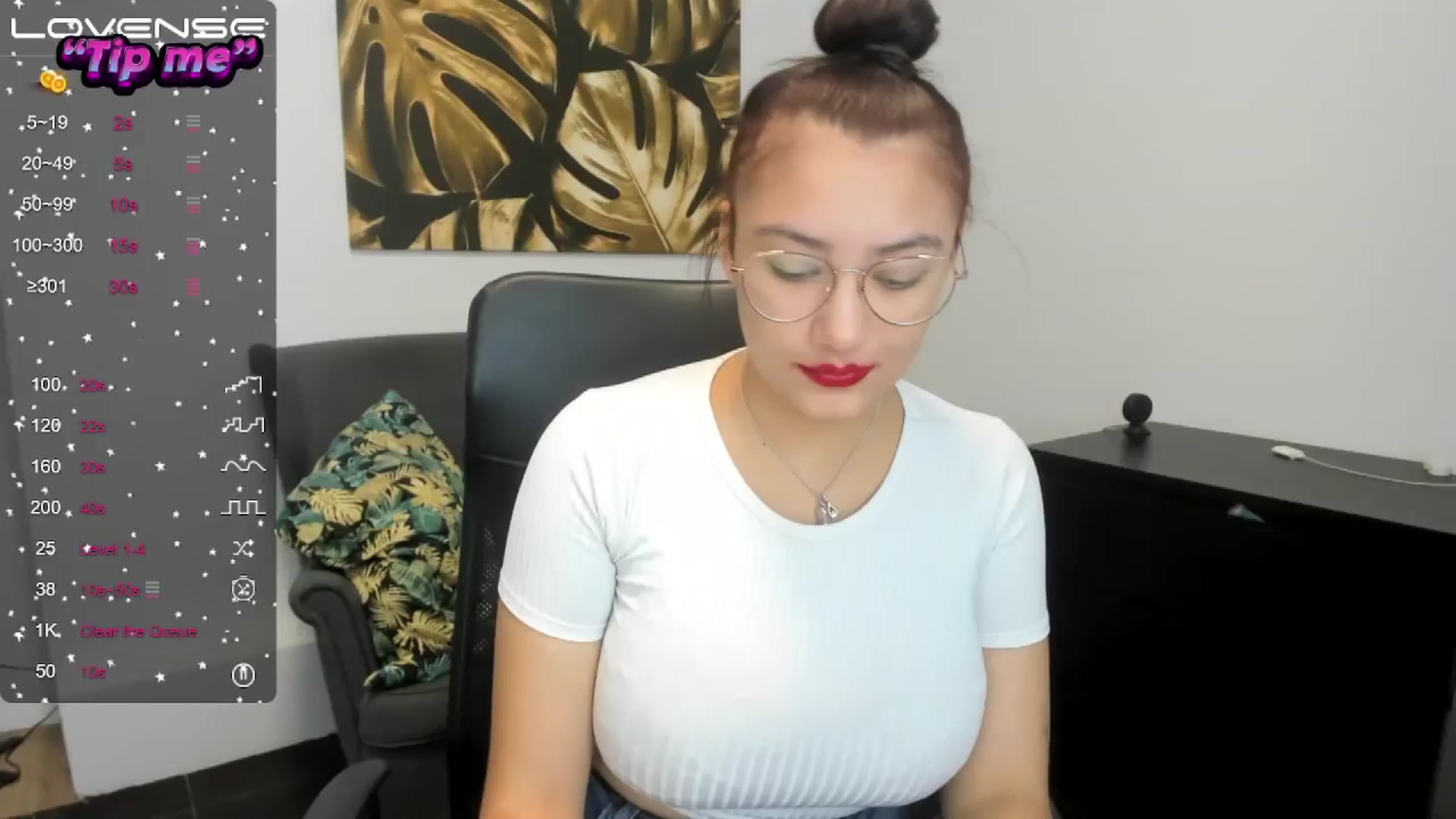 Gallery image thumbnail from SunfLowerr's myfreecams stream on, 10/18/2024, 16:11 image 1 of 20