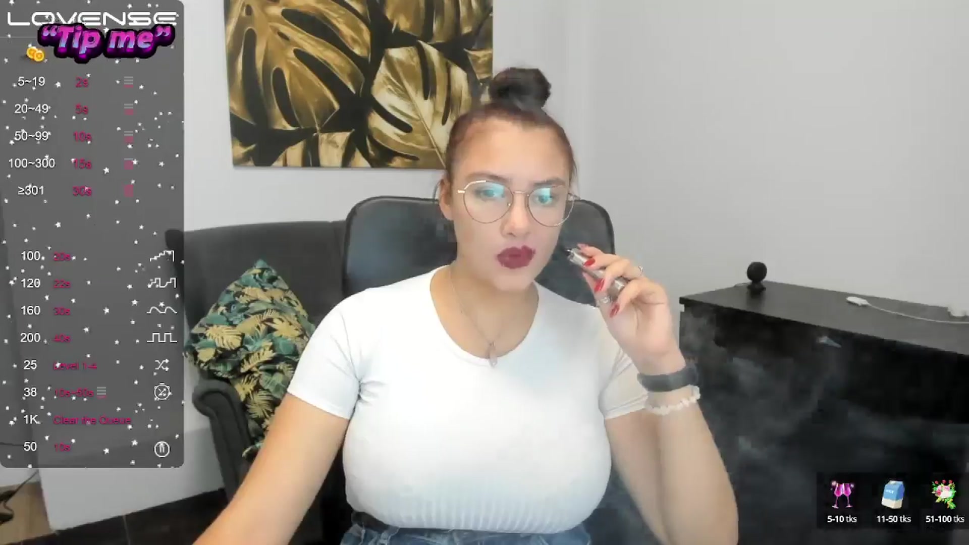 Gallery image thumbnail from SunfLowerr's myfreecams stream on, 10/18/2024, 16:11 image 10 of 20