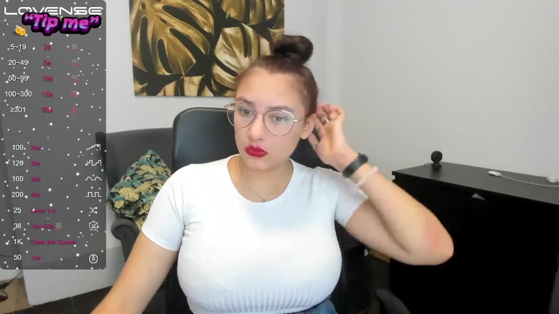 Gallery image thumbnail from SunfLowerr's myfreecams stream on, 10/18/2024, 16:11 image 6 of 20