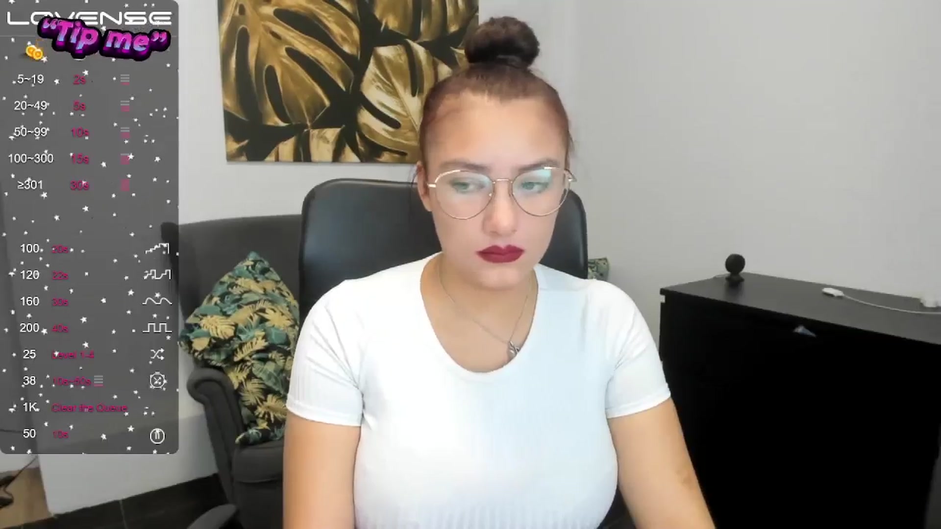 Gallery image thumbnail from SunfLowerr's myfreecams stream on, 10/18/2024, 16:11 image 18 of 20